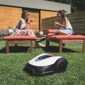 🎧 HIT, KTERÝ TĚ ROZSEKÁ: Vyhraj robotickou sekačku za jeden song!