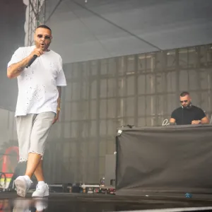 Hrady CZ míří na Švihov! Dorazí Mirai, Daniel Landa, Rybičky 48 i Mig 21. V sobotu tam potkáte i Hitrádio FM Plus