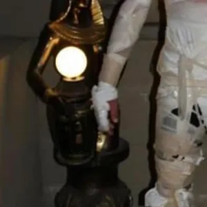 Zloděj v Plasích kradl v pyramidě