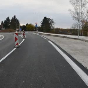 V Plzni je nový kruhový objezd