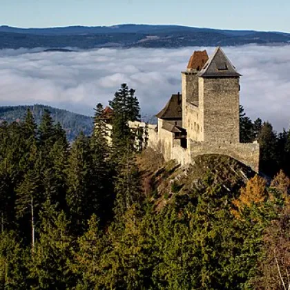 Hrad Kašperk obnovuje mosty, dočasně se uzavřel