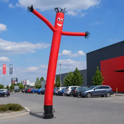 Kam zmizel obří nafukovací panák?