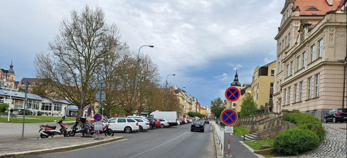 Z Moskevské ulice ve Varech bude jednosměrka