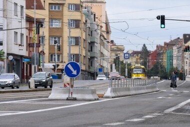 Tramvajové zastávky na Klatovské v Plzni jsou bezpečnější