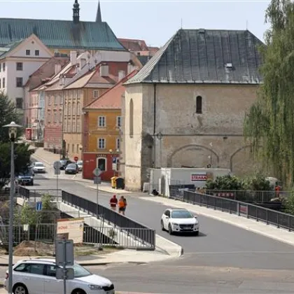 V Chebu se dočasně uzavřel Americký most