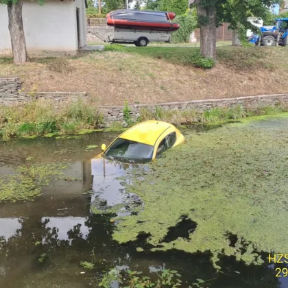 Kdepak to parkuješ, autíčko?