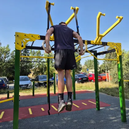 V Plzni Bolevci vyrostlo nové workoutové hřiště