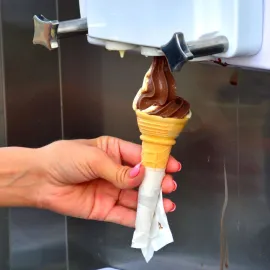 Prodejcům zmrzliny stoupá prodej