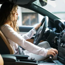 Dvě ženy v Kalifornii unesly muže, protože neuměly řídit auto s manuálem