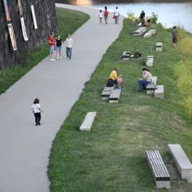 Plzeňané si oblíbili náplavky u řek